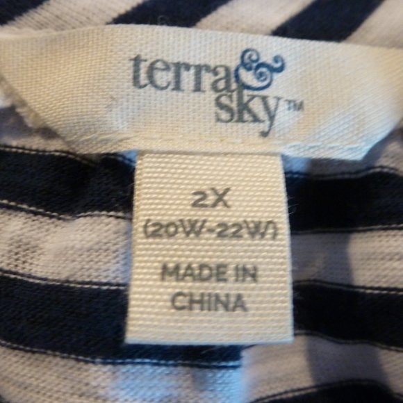 Sexy V- neck Flutter Sleeve Striped tee - Picture 8 of 10